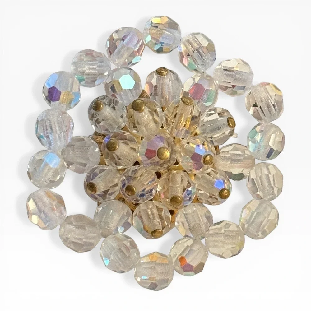 Vintage Aurora Borealis Crystal Bead Cluster Brooch Gold Tone Iridescent Floral‎